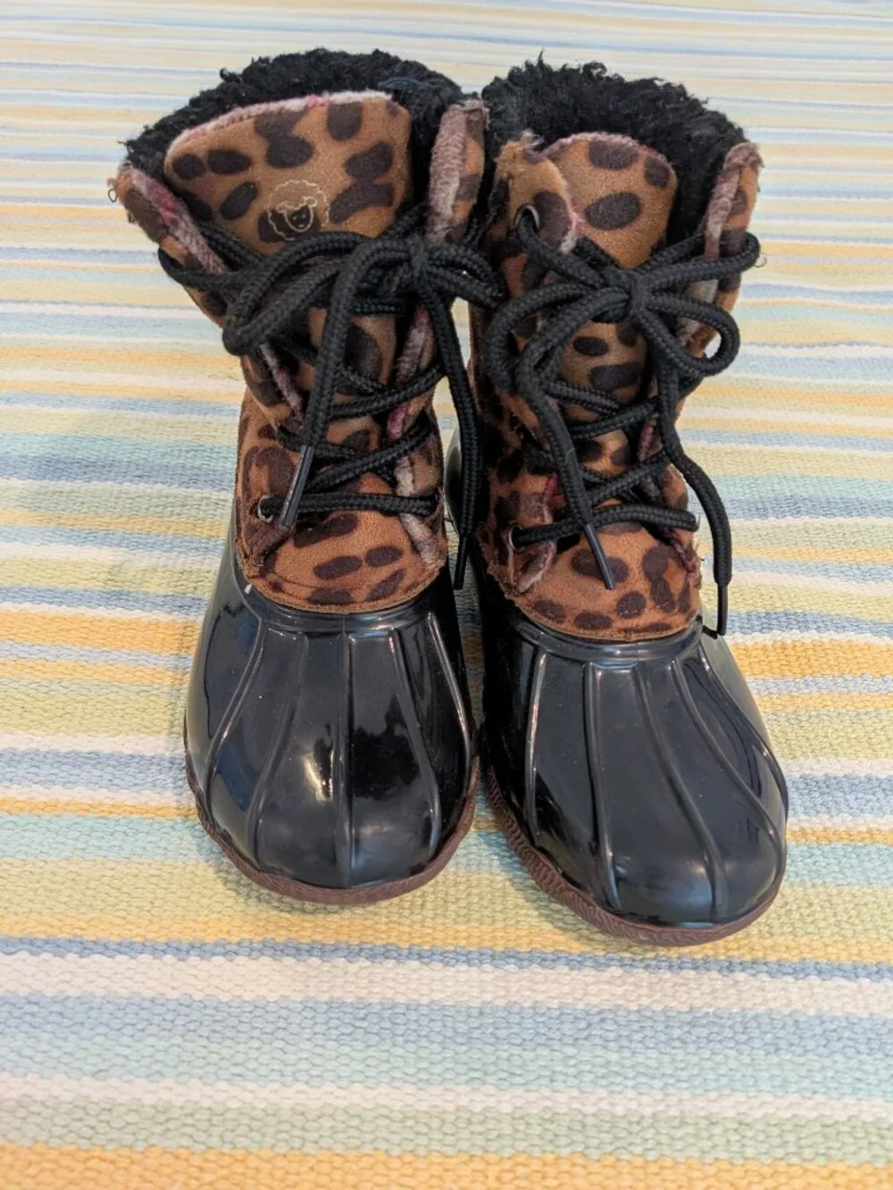 ⭐ Girl's Adrienne Vittadini Leopard print duck boots size 13